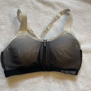 Victoria Sport front close Sports Bra 34C